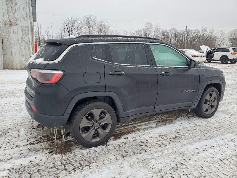 Photo 3 from auction – 2022 JEEP COMPASS with VIN 3C4NJDFB7NT142214