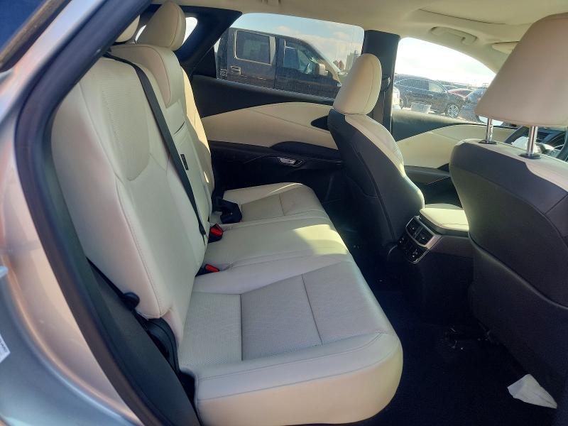 Photo 11 from auction – 2023 LEXUS RX with VIN JTJCHMAA0P2005912