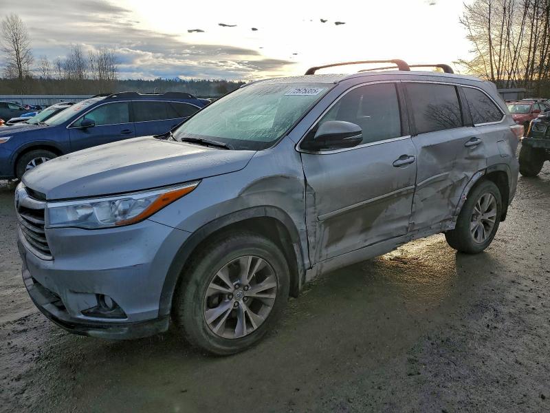 TOYOTA HIGHLANDER 2015 with VIN 5TDJKRFH8FS217513 - Photo from auction