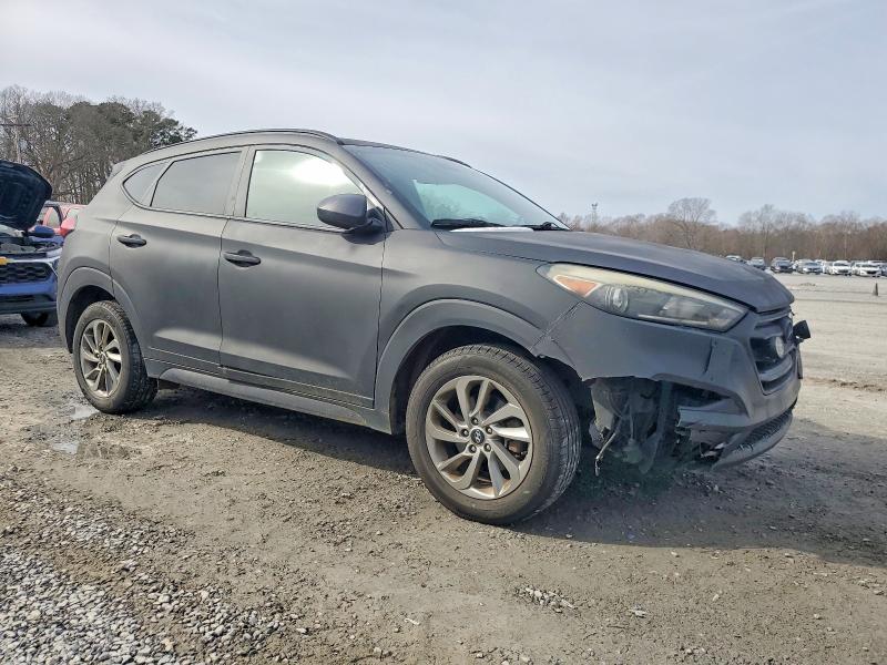 Photo 4 from auction – 2018 HYUNDAI TUCSON with VIN KM8J33A45JU619892