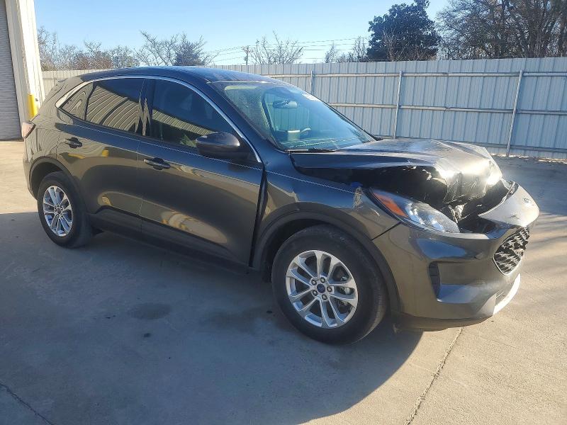 Photo 4 from auction – 2020 FORD ESCAPE with VIN 1FMCU0G64LUA67110