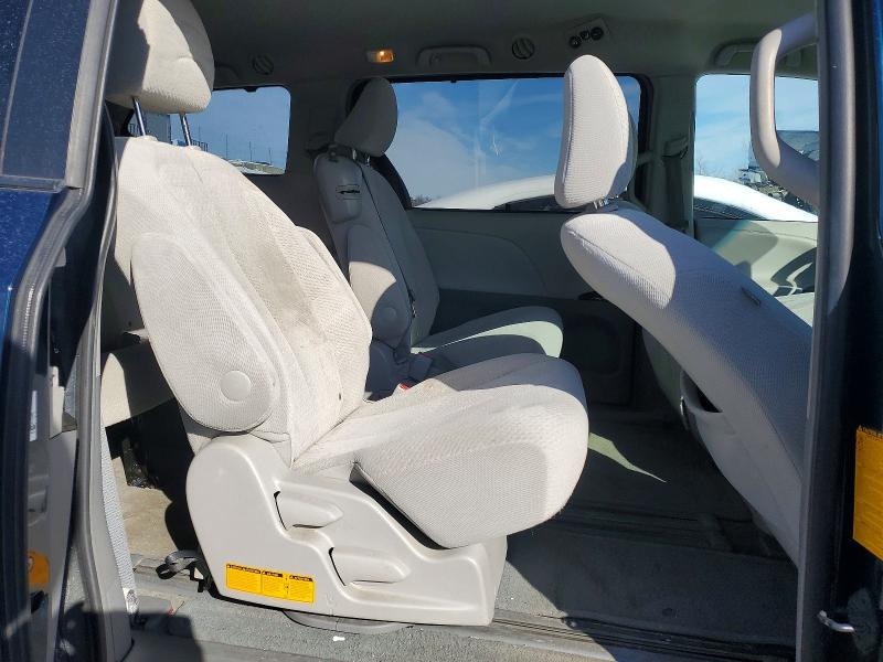 Photo 11 from auction – 2012 TOYOTA SIENNA LE with VIN 5TDKK3DC4CS220834