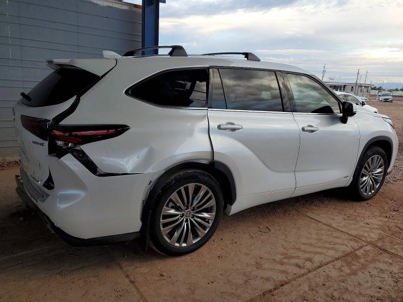 Photo 3 from auction – 2024 TOYOTA HIGHLANDER with VIN 5TDEBRCH4RS633536