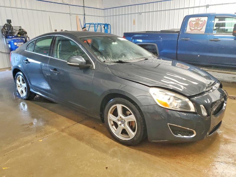 Zdjęcie 4 z aukcji – 2013 VOLVO S60 T5 z VIN YV1612FS4D2227109