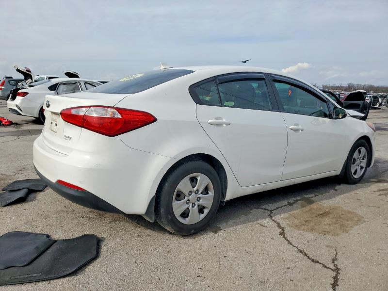 Photo 3 from auction – 2016 KIA FORTE LX with VIN KNAFK4A64G5458679