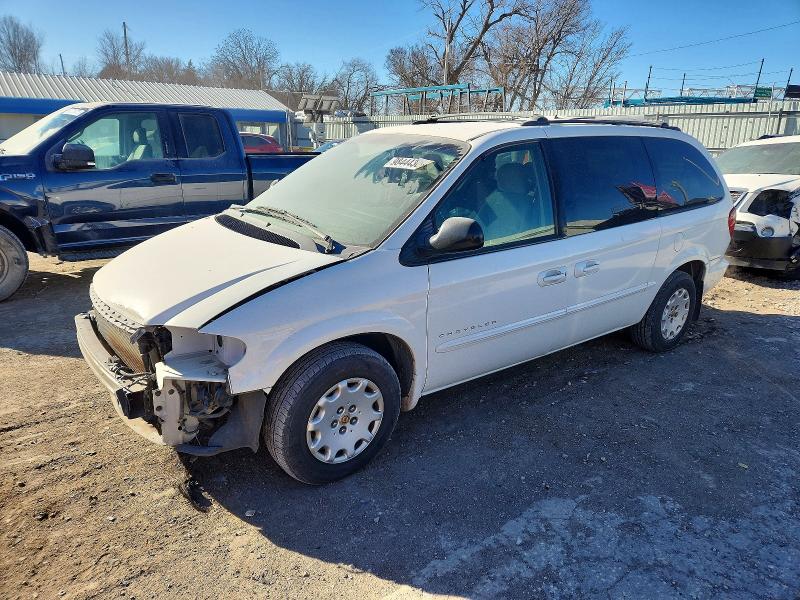 CHRYSLER TOWN & COU 2001 with VIN 2C4GP44G01R104732 - Photo from auction