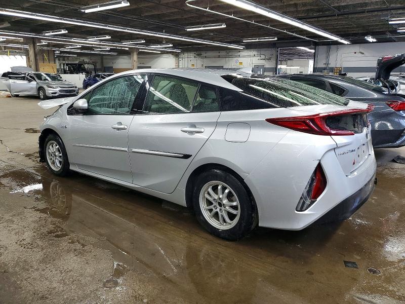 Photo 2 from auction – 2017 TOYOTA PRIUS PRIM with VIN JTDKARFP2H3009839