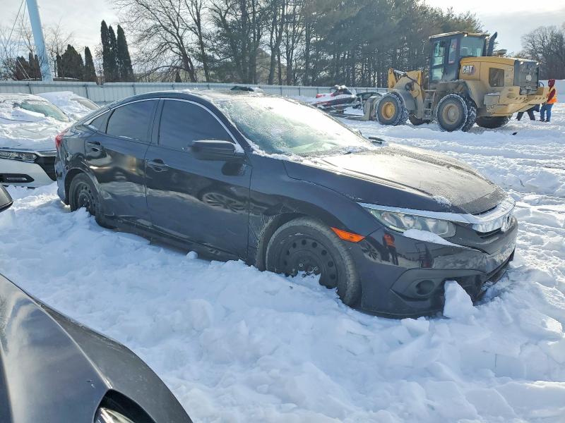 Photo 4 from auction – 2018 HONDA CIVIC with VIN 2HGFC2F57JH530397