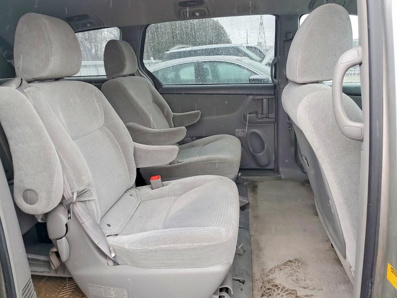 Photo 11 from auction – 2010 TOYOTA SIENNA CE with VIN 5TDZK4CC8AS340915