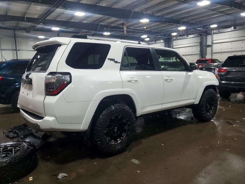 Photo 3 from auction – 2018 TOYOTA 4RUNNER SR with VIN JTEBU5JR5J5595807