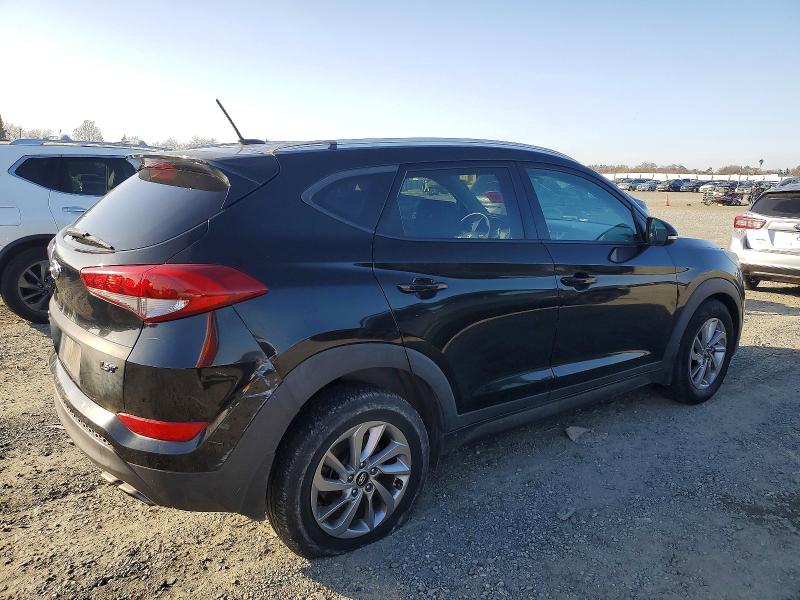 Photo 3 from auction – 2016 HYUNDAI TUCSON with VIN KM8J33A23GU139874