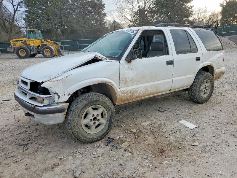 CHEVROLET BLAZER 2002 with VIN 1GNDT13W42K102169 - Photo from auction
