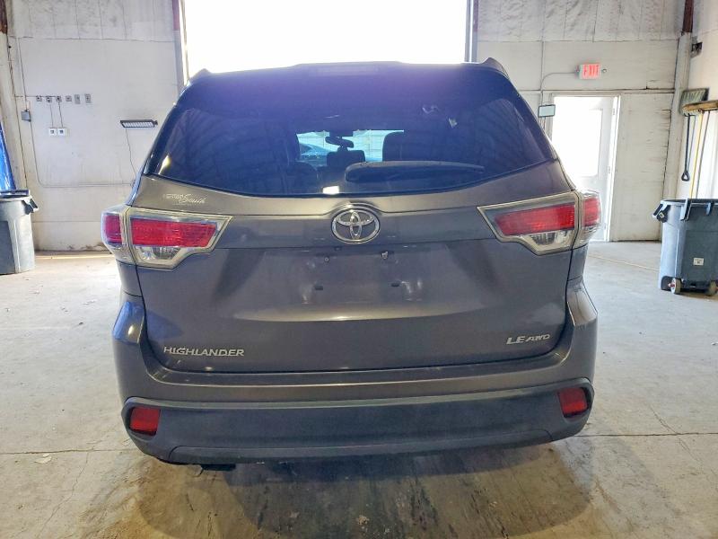 Photo 6 from auction – 2015 TOYOTA HIGHLANDER with VIN 5TDBKRFH6FS166355