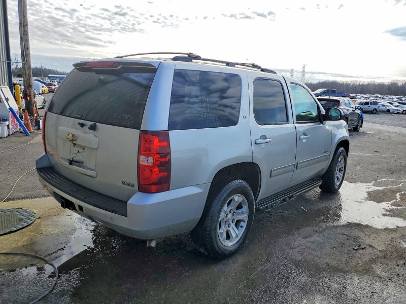 Photo 3 from auction – 2011 CHEVROLET TAHOE with VIN 1GNSCBE03BR233347