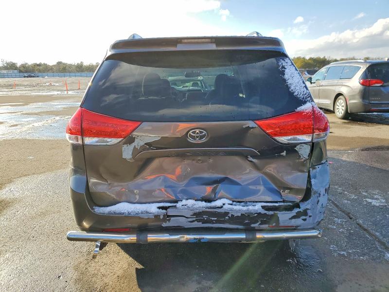 Photo 6 from auction – 2014 TOYOTA SIENNA LE with VIN 5TDKK3DC3ES418419