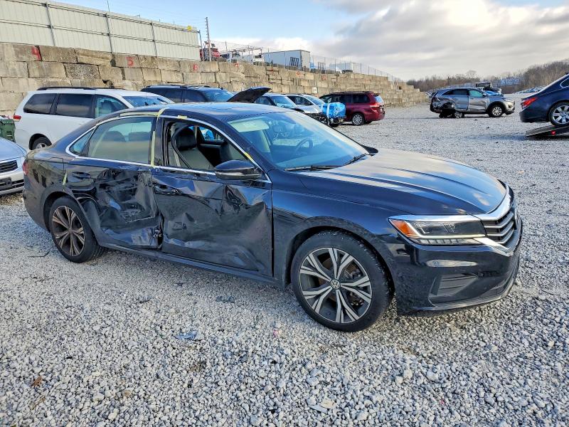 Снимка 4 от търг – 2021 VOLKSWAGEN PASSAT с VIN 1VWSA7A36MC016227