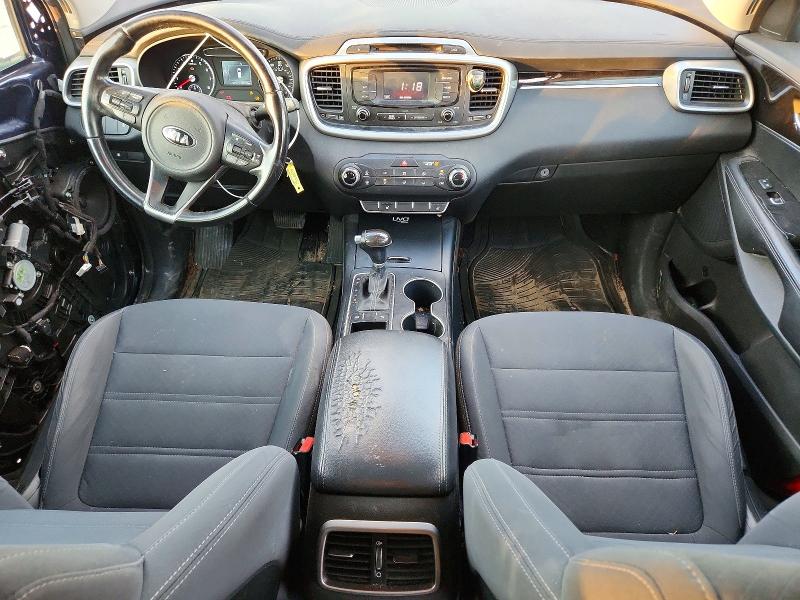 Photo 8 from auction – 2016 KIA SORENTO LX with VIN 5XYPG4A36GG092567