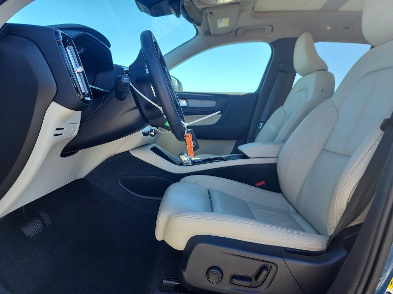 Photo 7 from auction – 2023 VOLVO XC40 PLUS with VIN YV4L12UE4P2012577