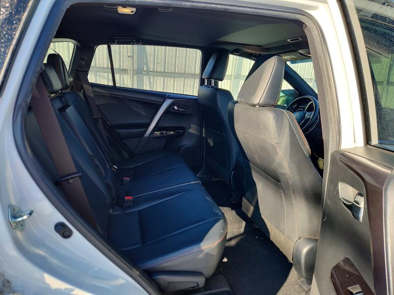 Photo 11 from auction – 2016 TOYOTA RAV4 SE with VIN JTMJFREV4GJ075218