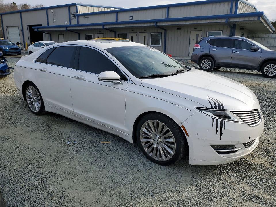 Photo 4 from auction – 2016 LINCOLN MKZ with VIN 3LN6L2J96GR627382