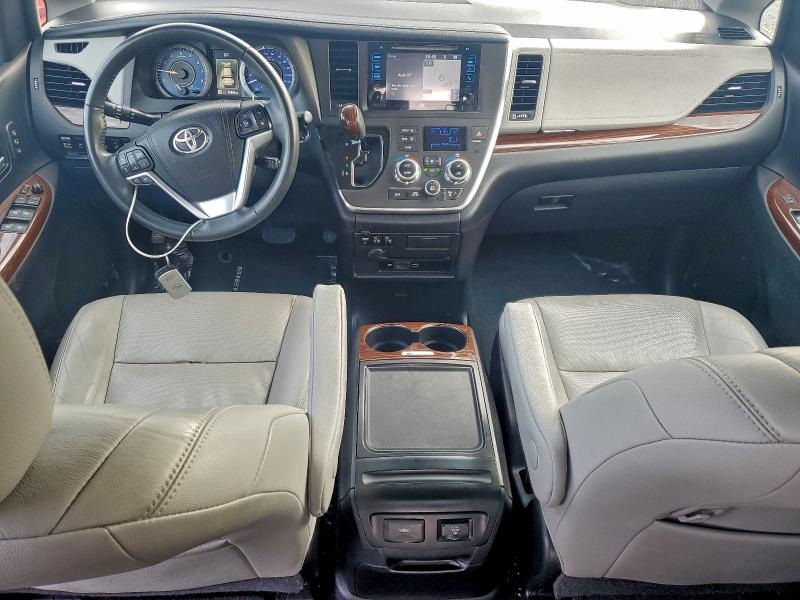 Photo 8 from auction – 2016 TOYOTA SIENNA XLE with VIN 5TDDK3DC7GS141088