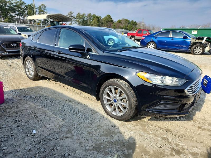 Photo 4 from auction – 2017 FORD FUSION with VIN 3FA6P0HD4HR410640