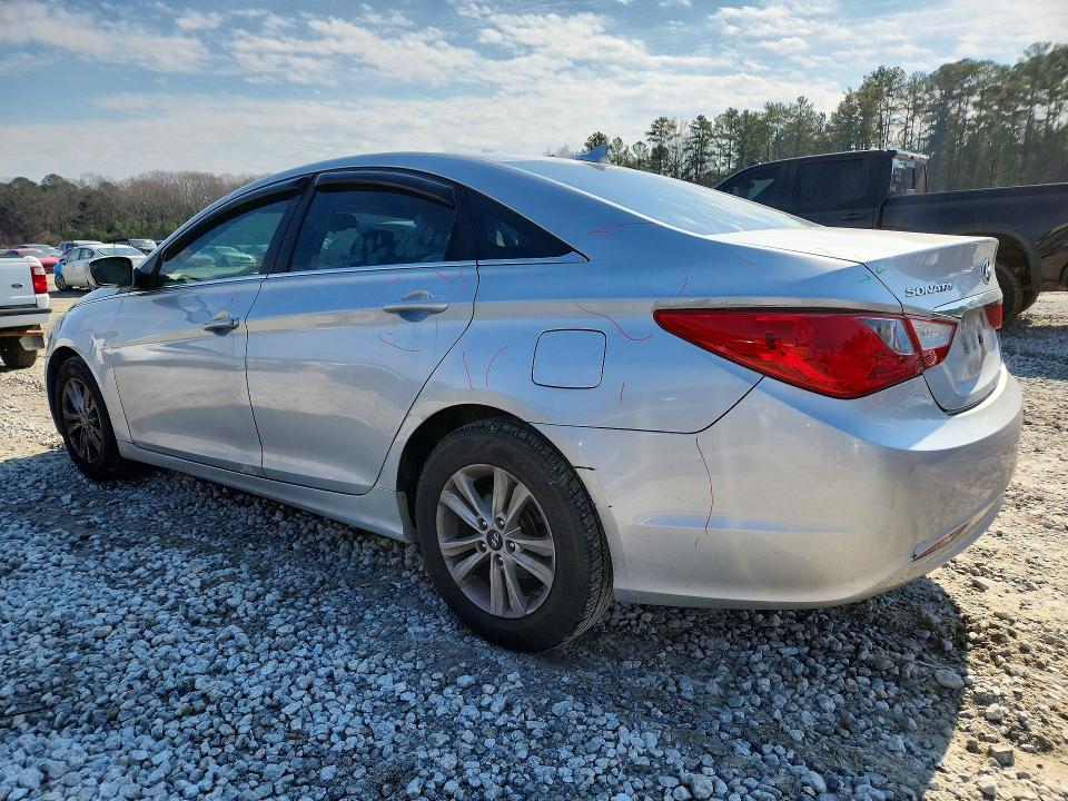 Снимка 2 от търг – 2012 HYUNDAI SONATA с VIN 5NPEB4AC0CH423457
