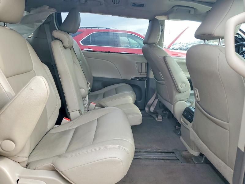 Zdjęcie 11 z aukcji – 2017 TOYOTA SIENNA XLE z VIN 5TDYZ3DC4HS845084