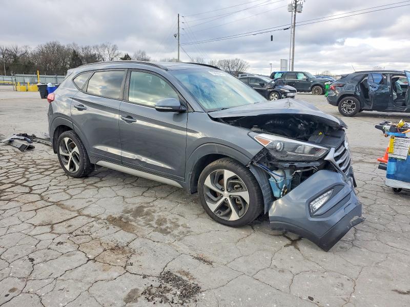 Zdjęcie 4 z aukcji – 2018 HYUNDAI TUCSON VAL z VIN KM8J3CA29JU751908