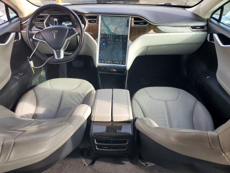 Photo 8 from auction – 2013 TESLA MODEL S with VIN 5YJSA1CN2DFP14044