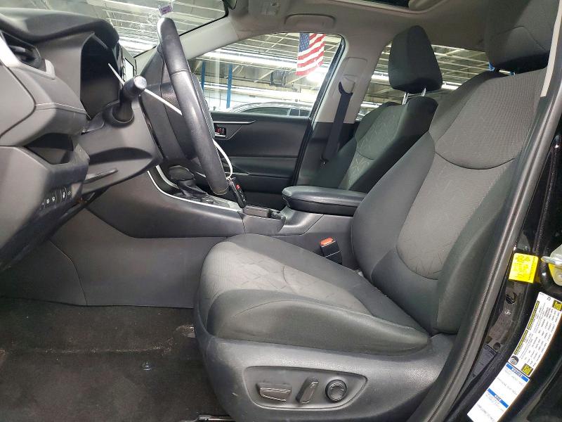 Photo 7 from auction – 2019 TOYOTA RAV4 XLE with VIN 2T3RWRFV1KW039093