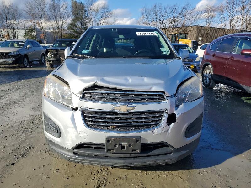 Photo 5 from auction – 2015 CHEVROLET TRAX LS with VIN KL7CJKSB7FB077401