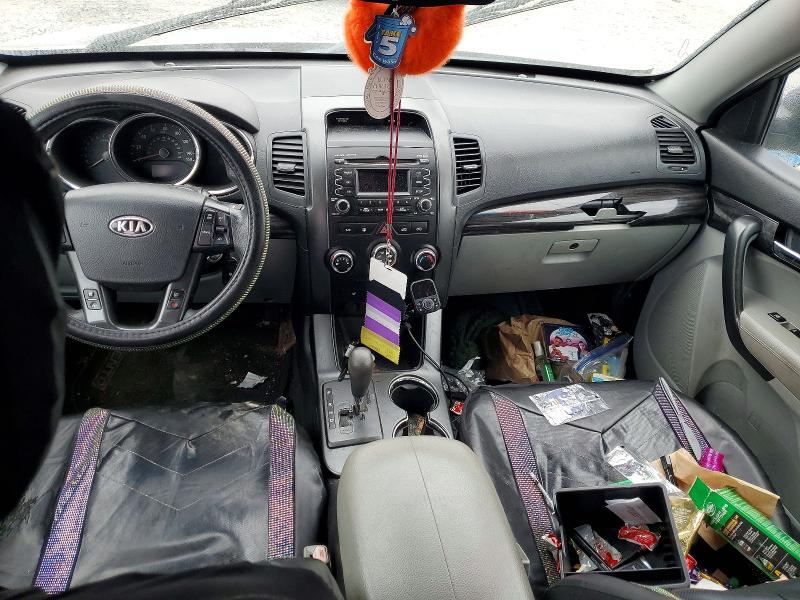 Photo 8 from auction – 2011 KIA SORENTO with VIN 5XYKT4A16BG065608