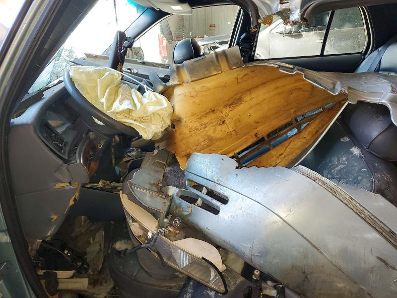 Photo 7 from auction – 2002 MERCURY GRAND MARQ with VIN 2MEFM75W12X614739