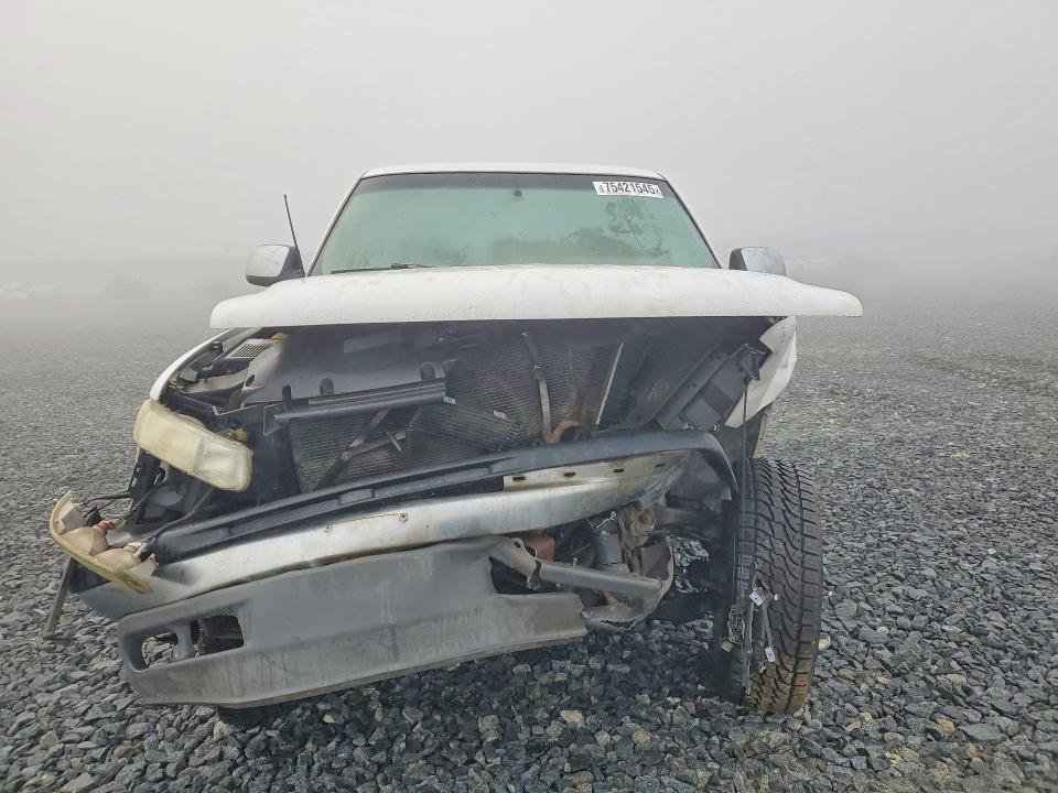 Photo 5 from auction – 2002 CHEVROLET SILVERADO with VIN 1GCGK29U52Z191150