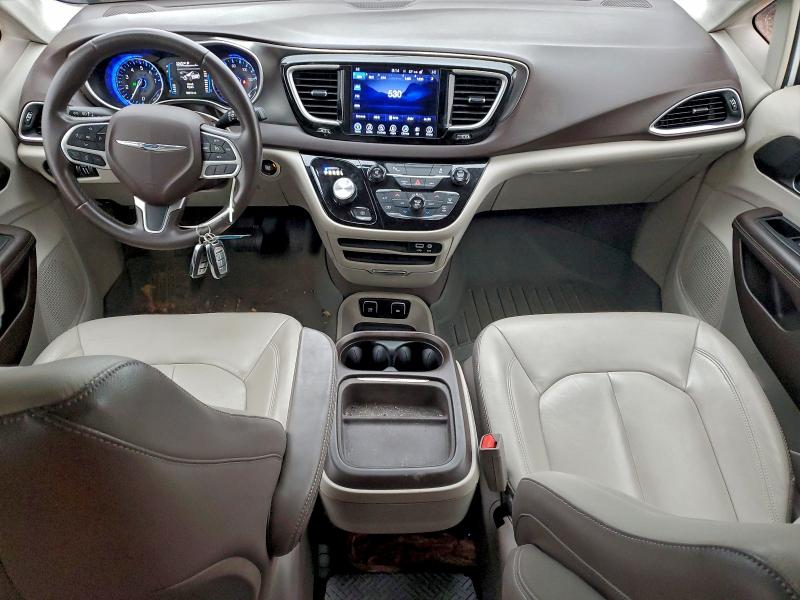 Photo 8 from auction – 2017 CHRYSLER PACIFICA T with VIN 2C4RC1BG0HR505892