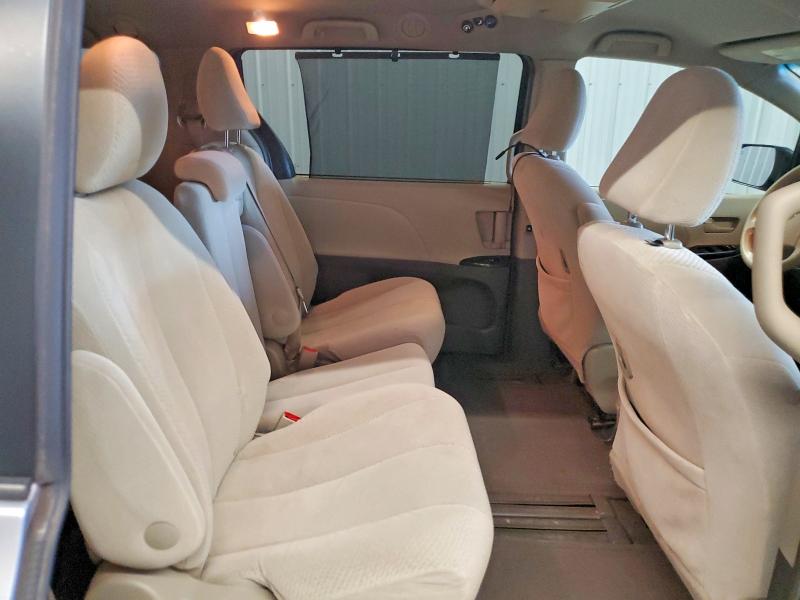 Photo 11 from auction – 2011 TOYOTA SIENNA LE with VIN 5TDKK3DC4BS099883