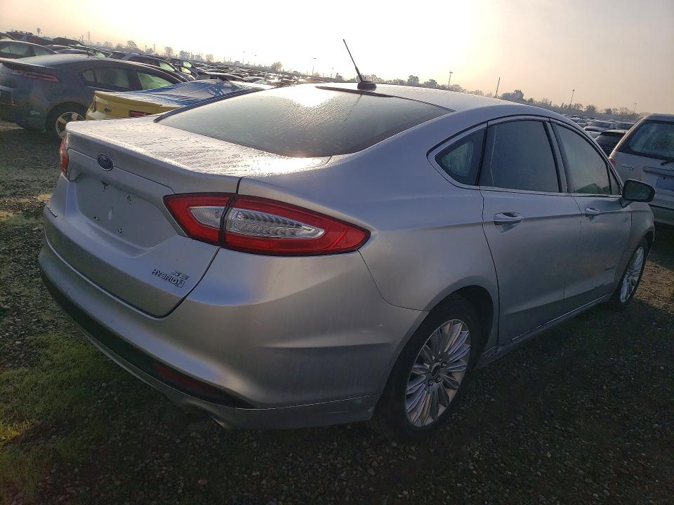 Photo 3 from auction – 2013 FORD FUSION with VIN 3FA6P0LU1DR165751