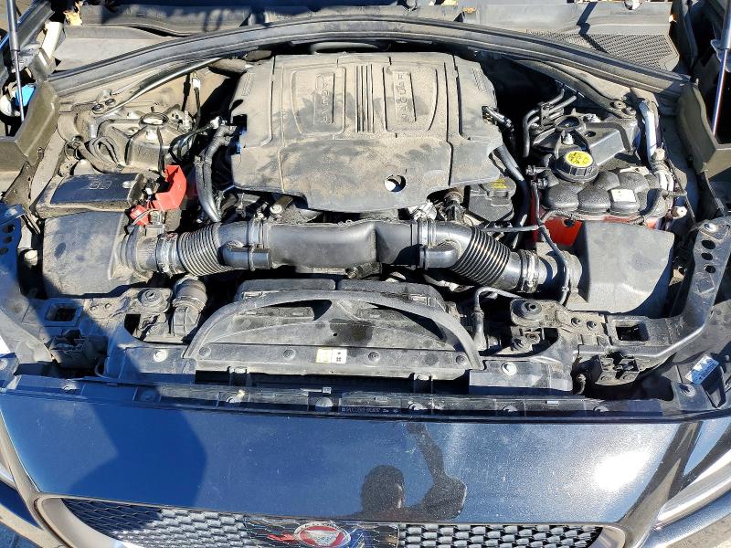 Photo 12 from auction – 2017 JAGUAR F-PACE R - with VIN SADCL2BV9HA058207