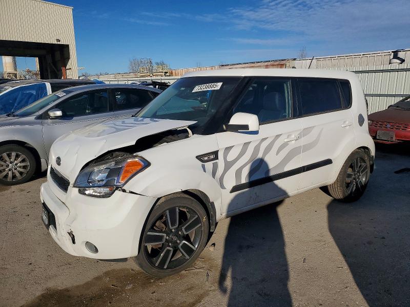 KIA SOUL 2011 with VIN KNDJT2A27B7726536 - Photo from auction