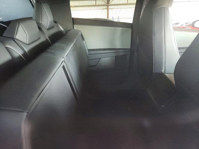 Photo 11 from auction – 2025 TESLA CYBERTRUCK with VIN 7G2CEHED9SA075321