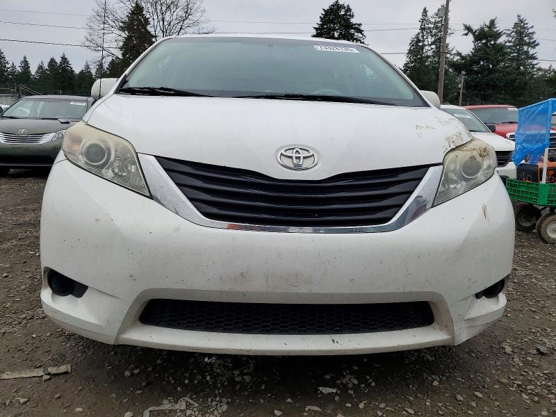 Photo 5 from auction – 2012 TOYOTA SIENNA LE with VIN 5TDKK3DC1CS254536