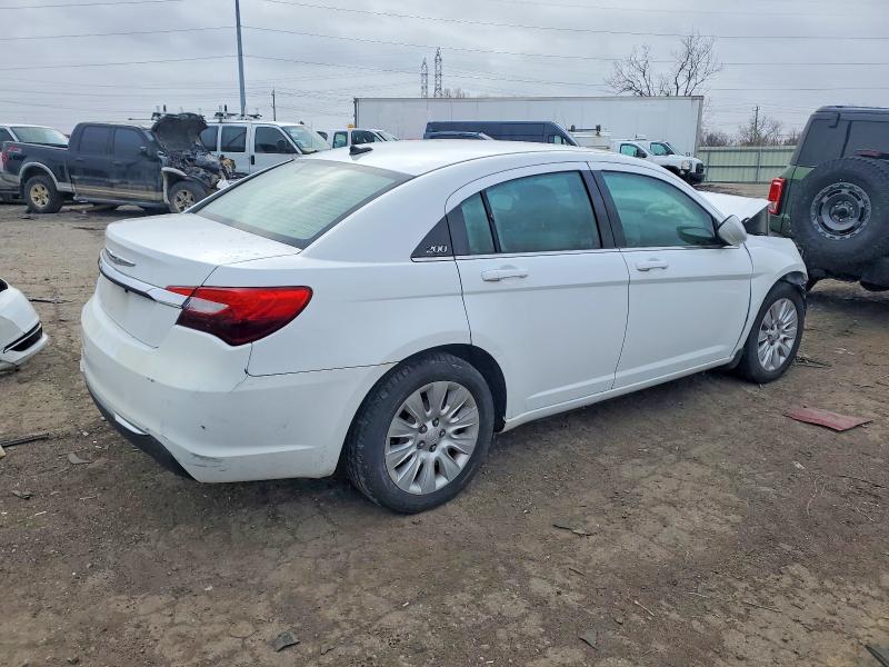 Foto 3 de la subasta – 2012 CHRYSLER 200 LX con VIN 1C3CCBAG7CN171948