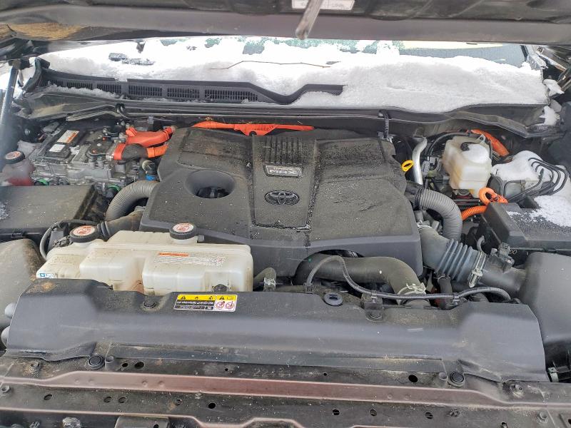 Photo 12 from auction – 2023 TOYOTA TUNDRA CRE with VIN 5TFMC5DB4PX022652