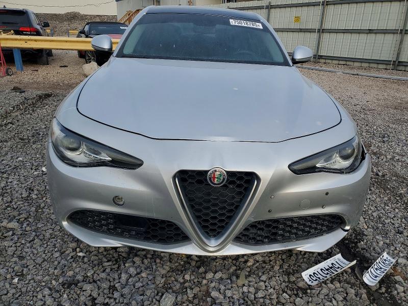 Photo 5 from auction – 2017 ALFA ROMEO GIULIA Q4 with VIN ZARFAEDN3H7545709