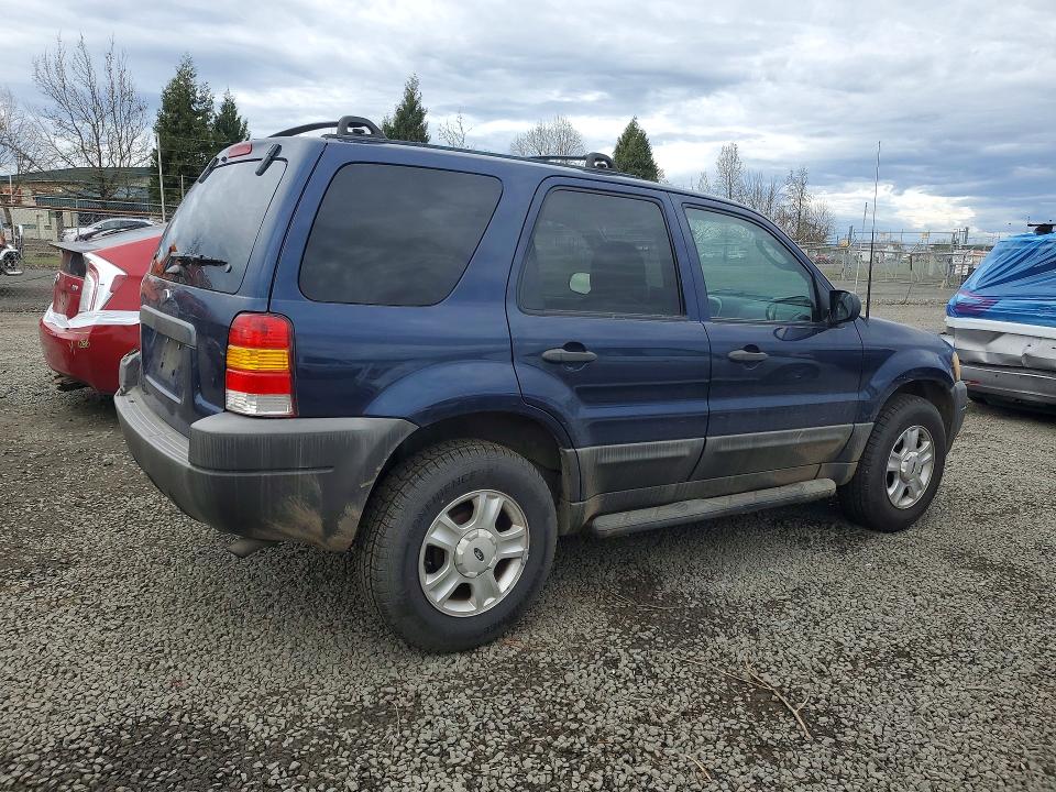 Photo 3 from auction – 2003 FORD ESCAPE XLT with VIN 1FMYU03183KB90081
