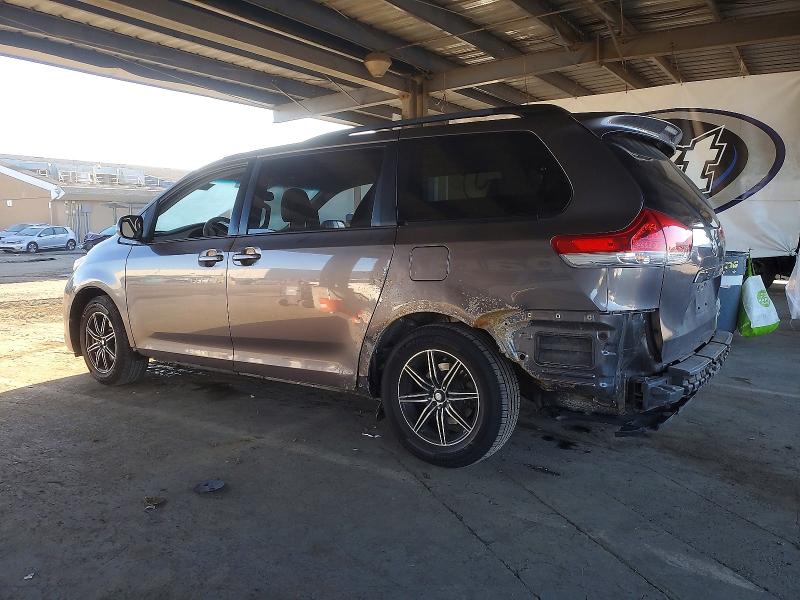 Photo 2 from auction – 2013 TOYOTA SIENNA with VIN 5TDKK3DC4DS334477