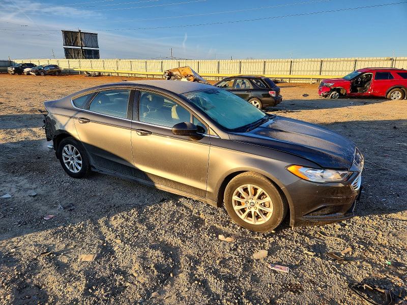 Photo 4 from auction – 2018 FORD FUSION S with VIN 3FA6P0G76JR229783