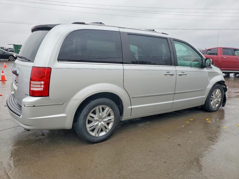 Photo 3 from auction – 2008 CHRYSLER TOWN & COU with VIN 2A8HR64X78R613343