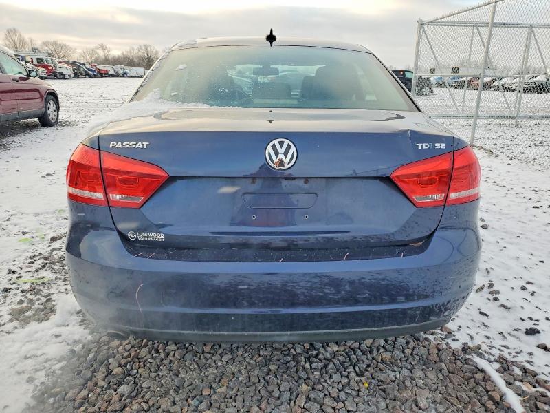 Photo 6 from auction – 2014 VOLKSWAGEN PASSAT SE with VIN 1VWBN7A32EC093182
